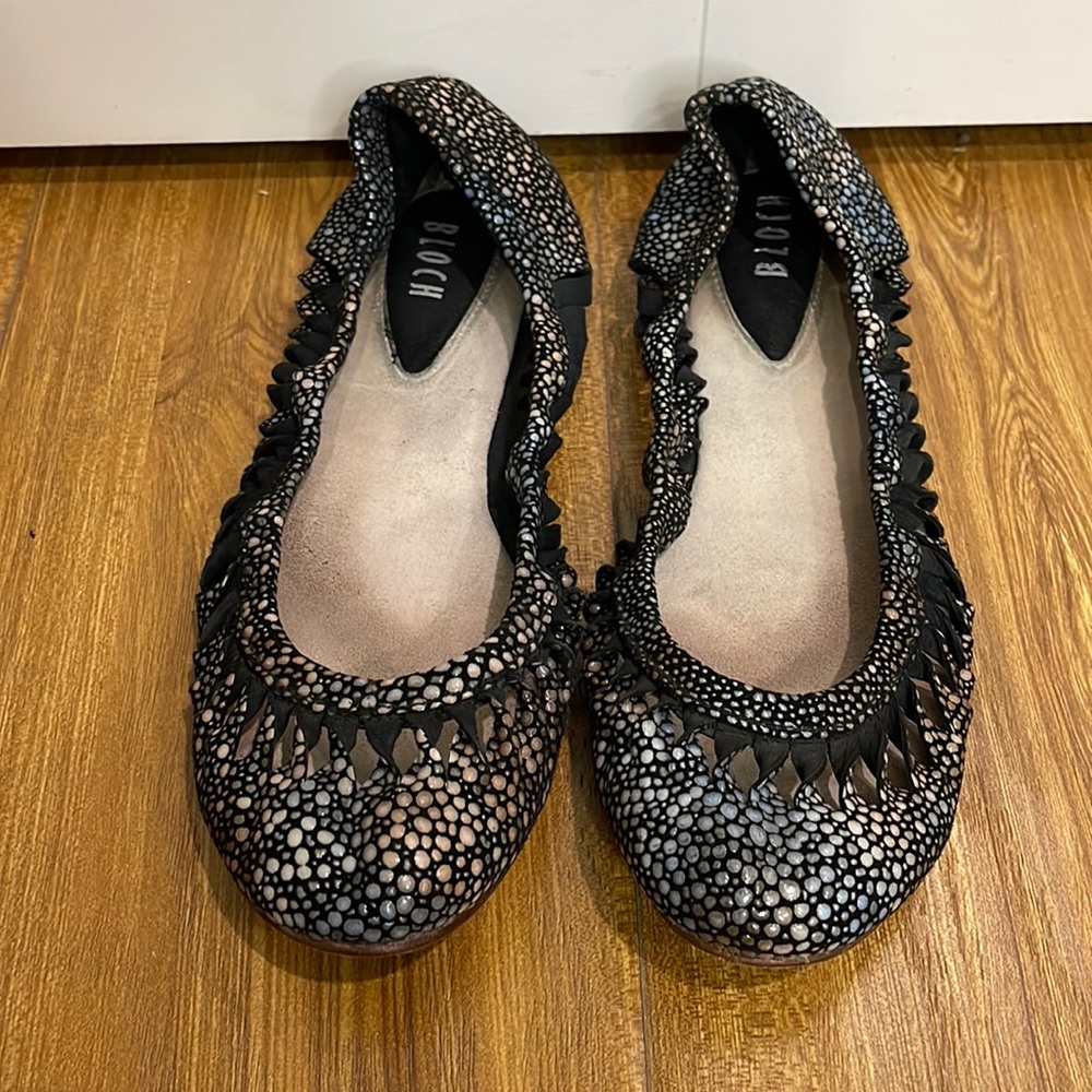 Pebbled ballet flats by Bloch